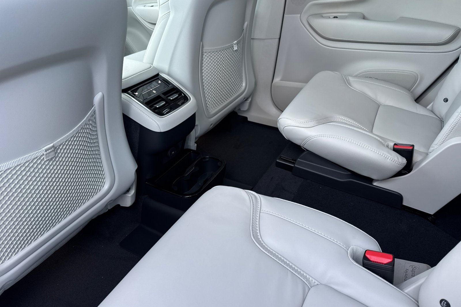 2026 Volvo XC90 B6 Ultra