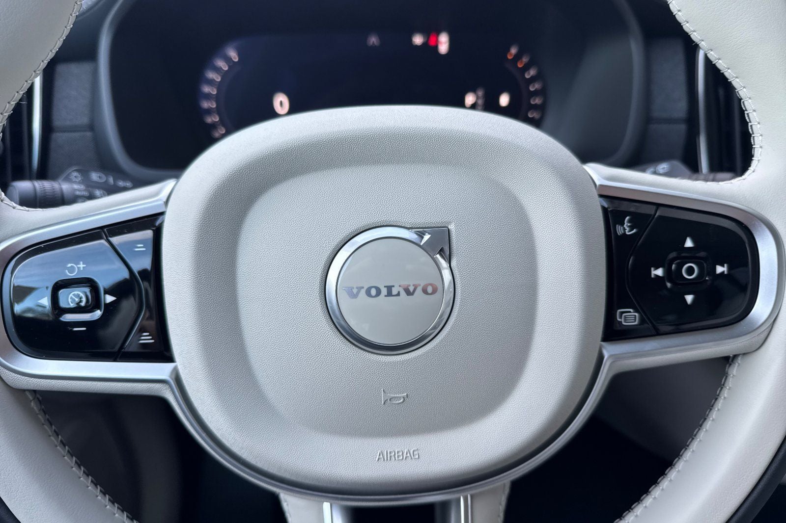 2026 Volvo XC90 B6 Ultra