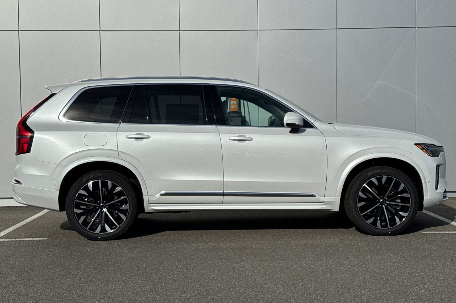 2026 Volvo XC90 B6 Ultra