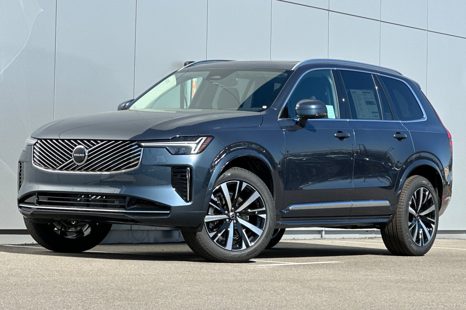 2025 Volvo XC90 B6 Core 2025.5