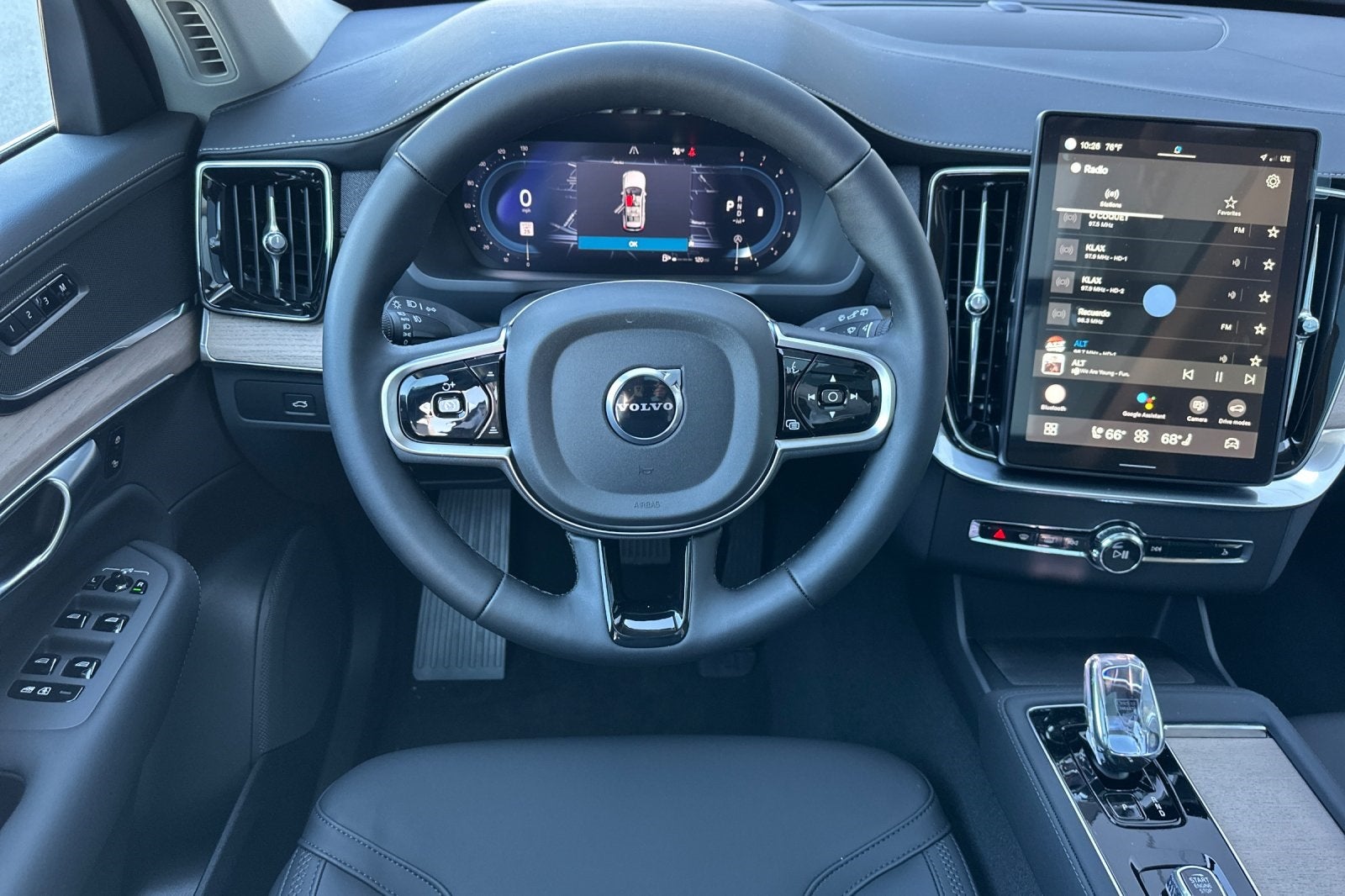 2025 Volvo XC90 B6 Core 2025.5