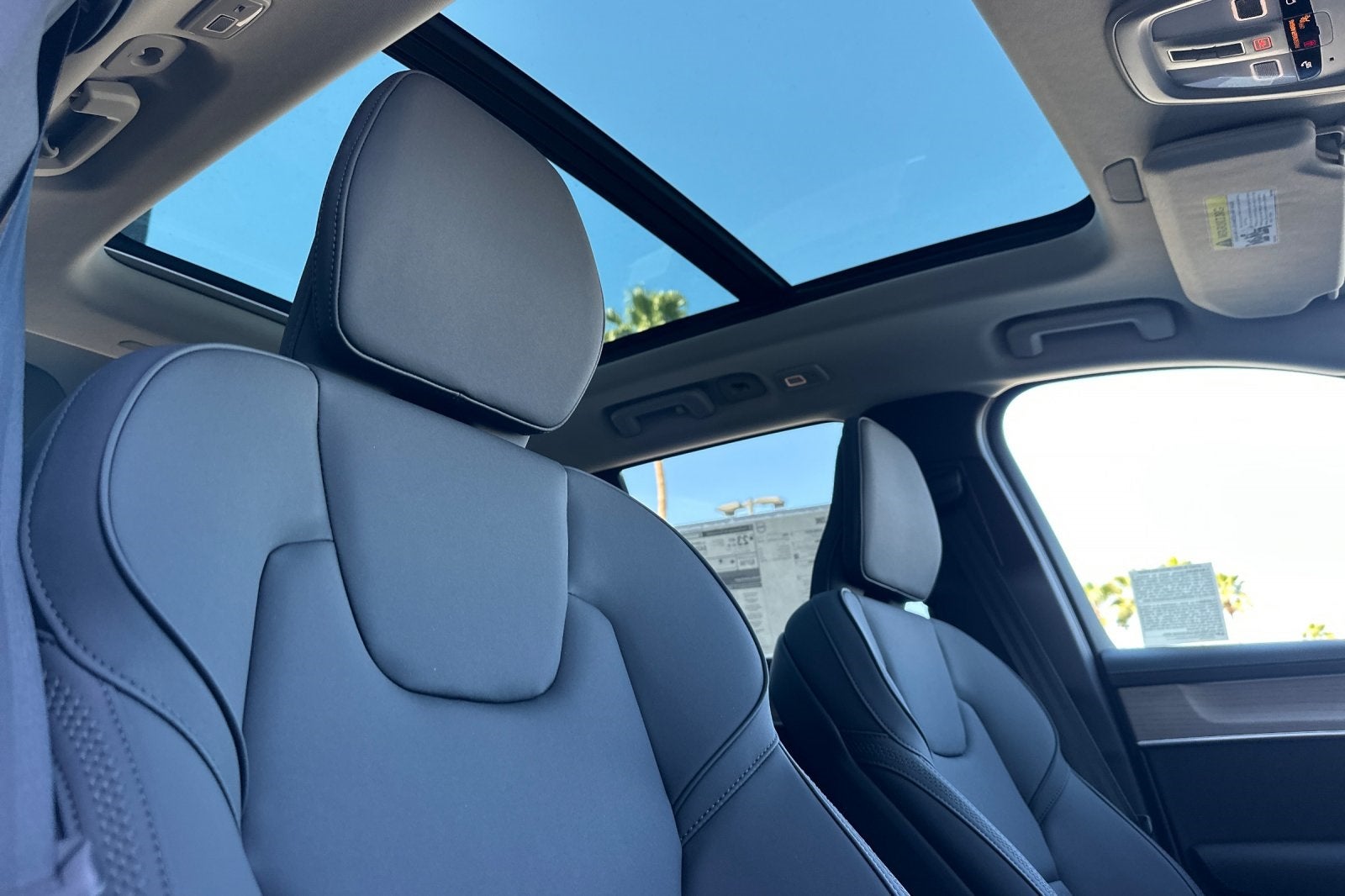 2025 Volvo XC90 B6 Core 2025.5