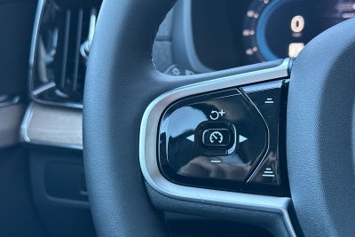 2025 Volvo XC90 B6 Core 2025.5