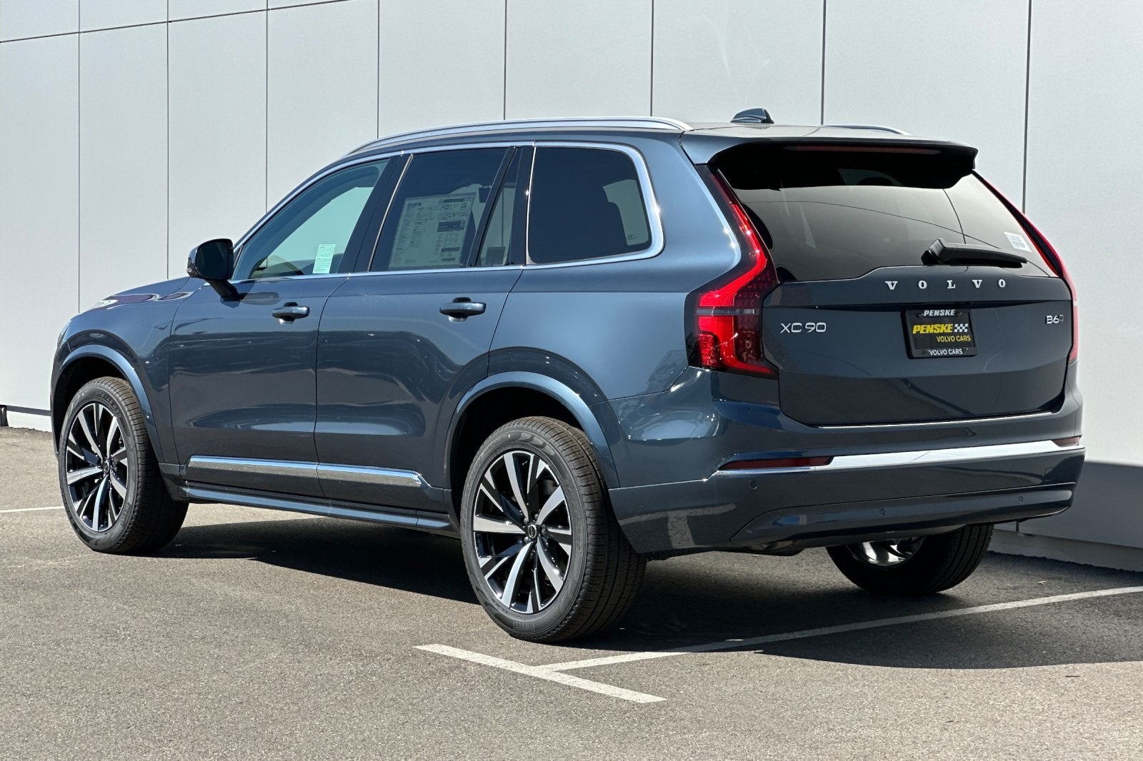 2025 Volvo XC90 B6 Core 2025.5