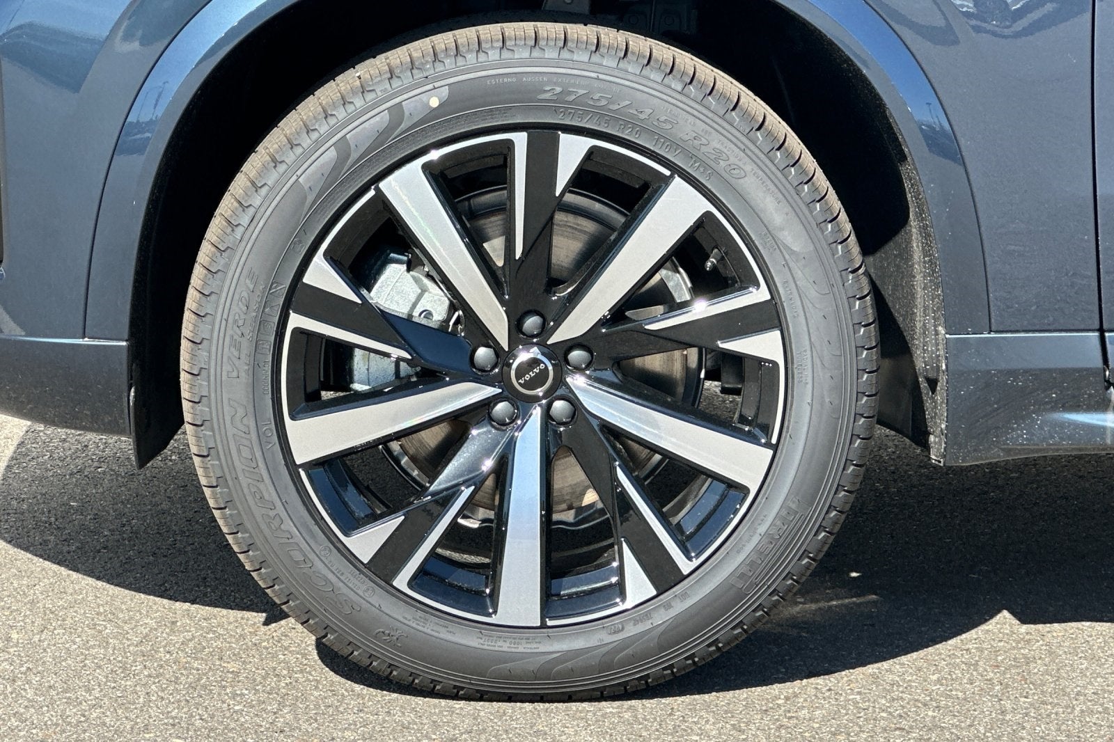 2025 Volvo XC90 B6 Core 2025.5