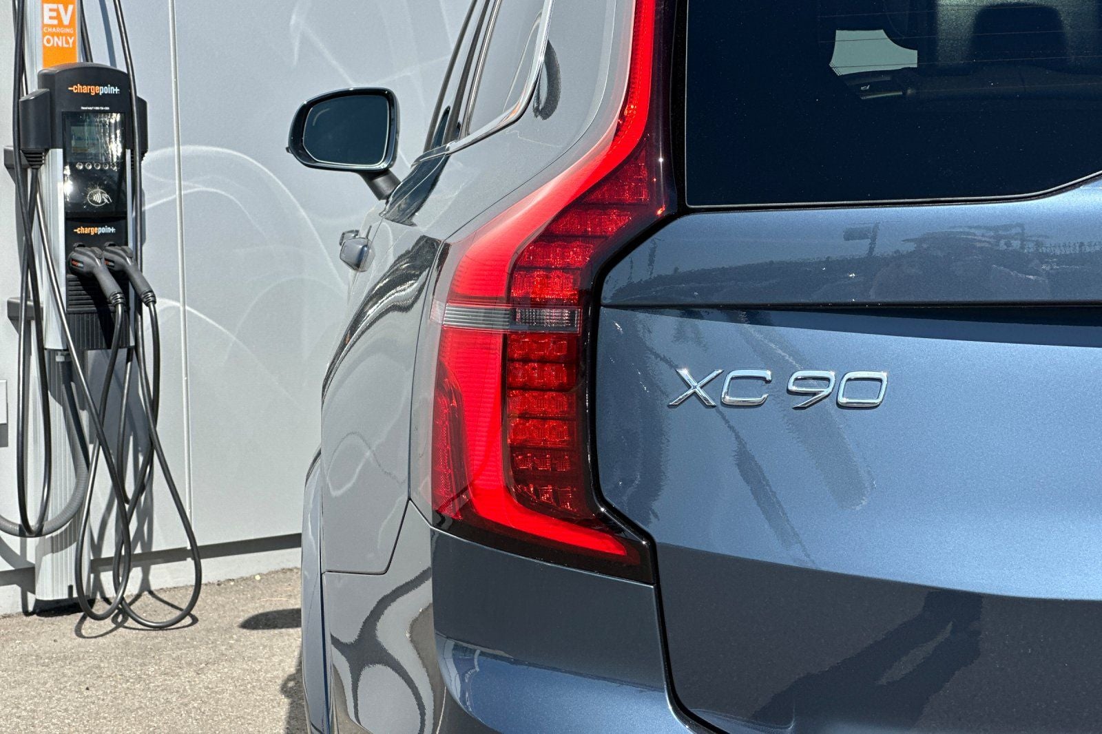 2025 Volvo XC90 B6 Core 2025.5