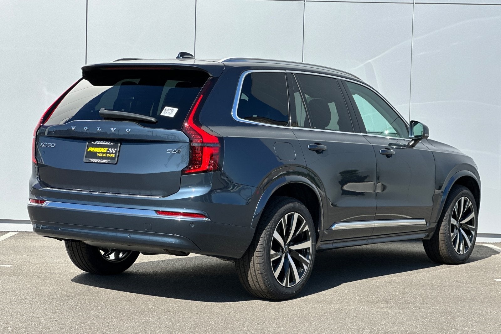 2025 Volvo XC90 B6 Core 2025.5