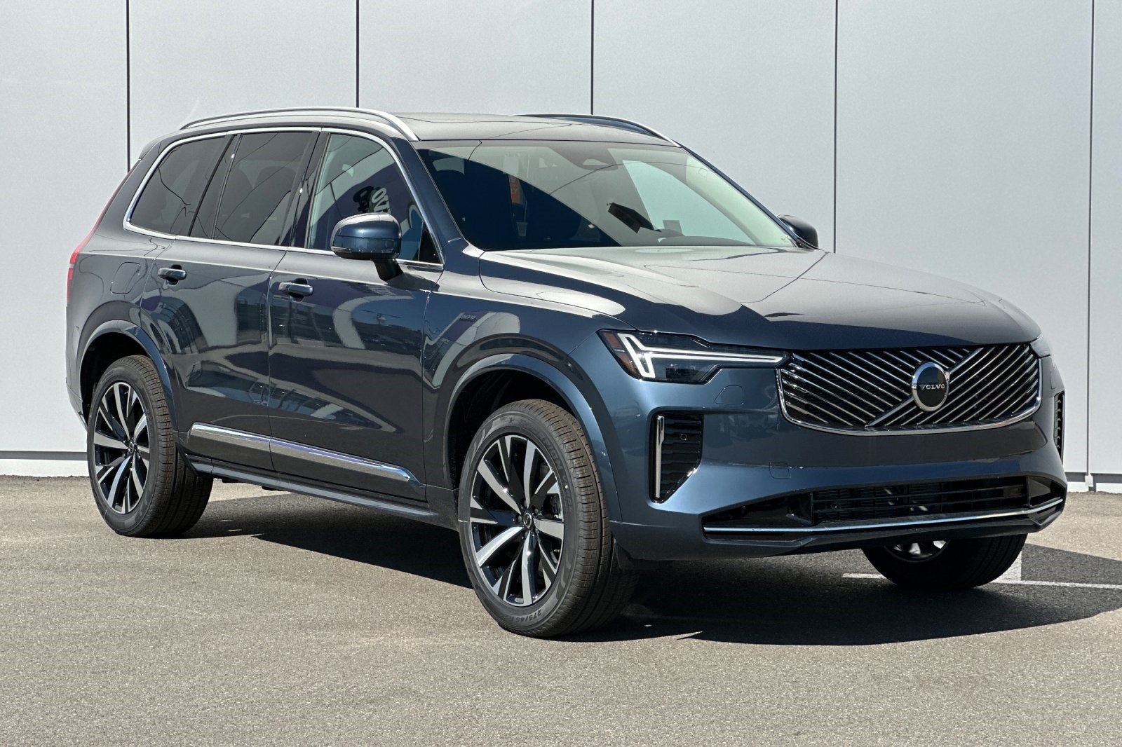 2025 Volvo XC90 B6 Core 2025.5