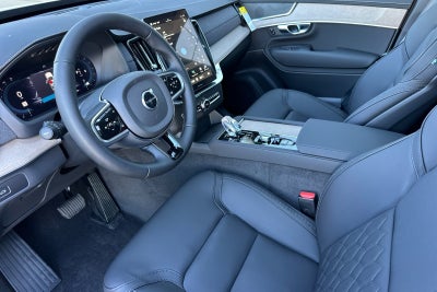 2025 Volvo XC90 B6 Core 2025.5