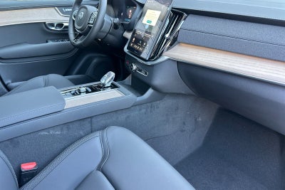 2025 Volvo XC90 B6 Core 2025.5