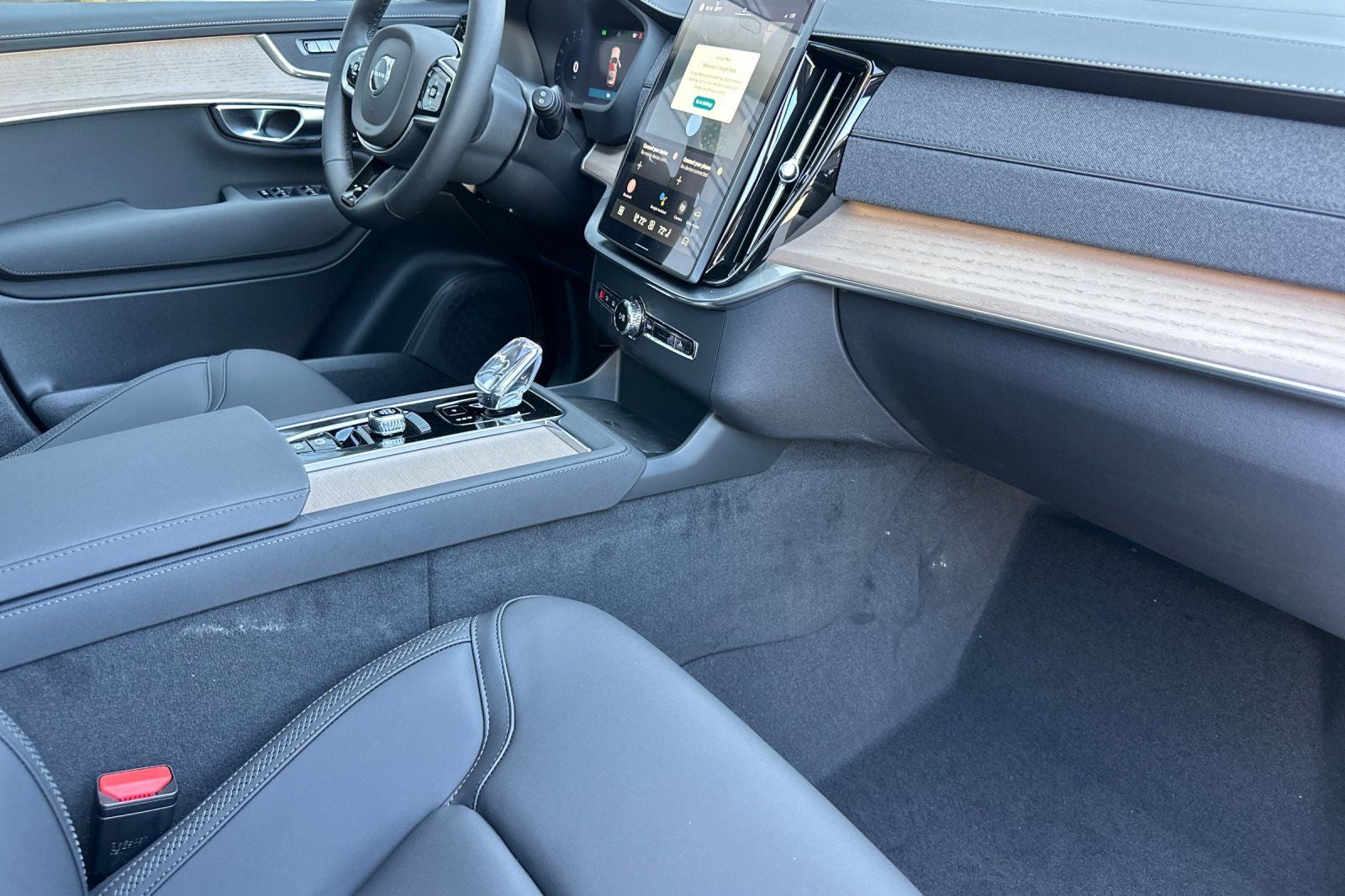 2025 Volvo XC90 B6 Core 2025.5