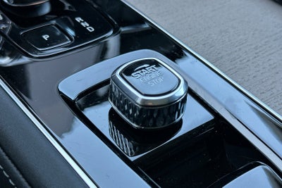 2025 Volvo XC90 B6 Core 2025.5