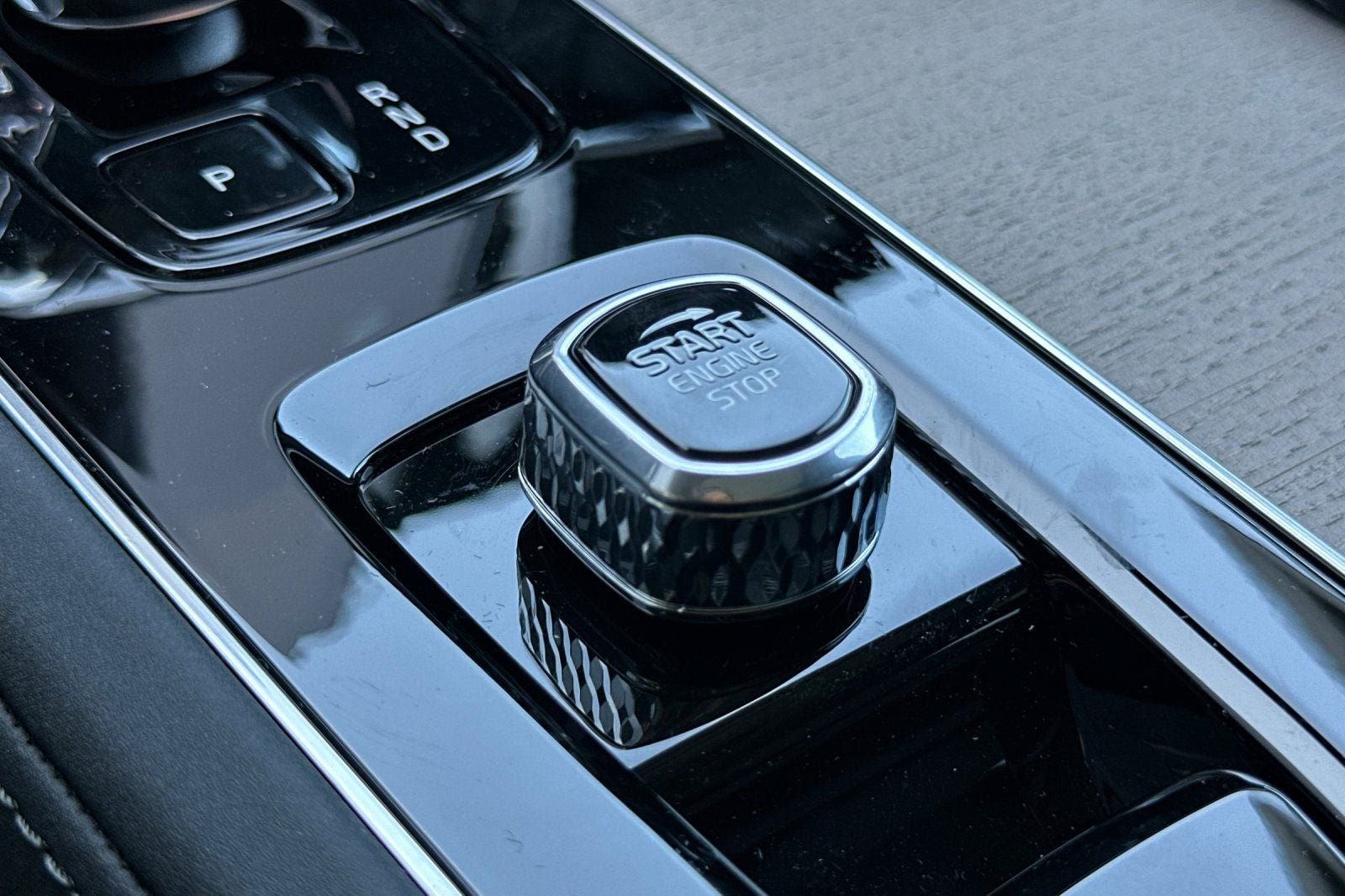 2025 Volvo XC90 B6 Core 2025.5