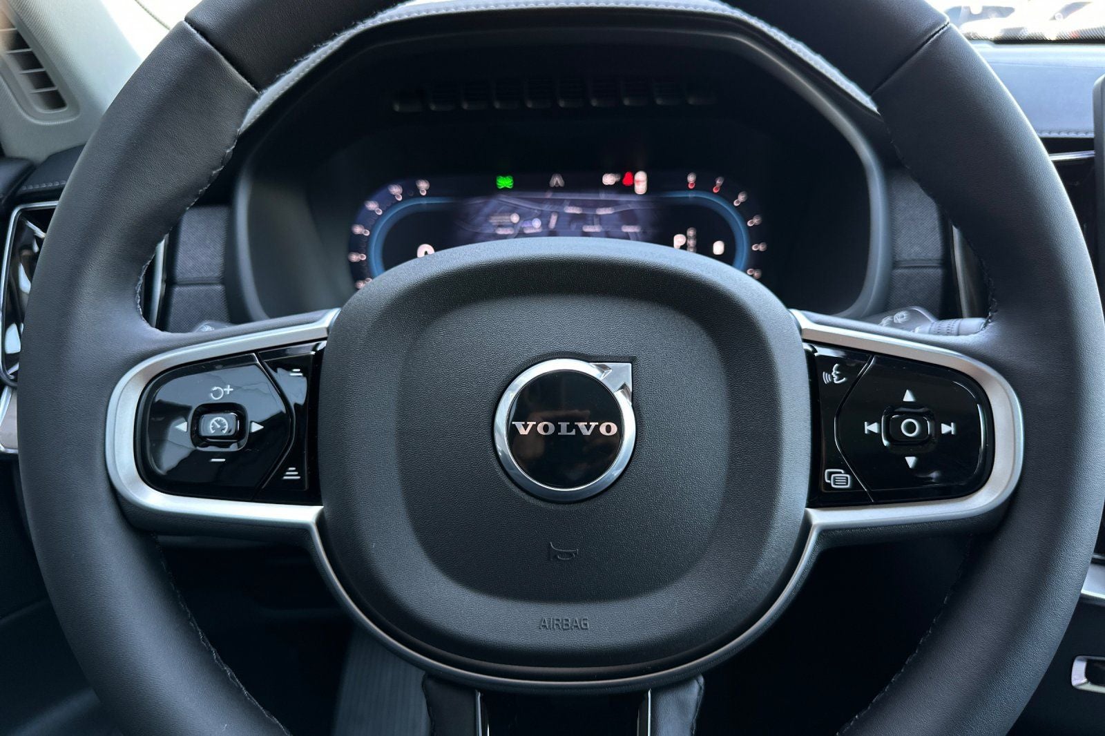 2025 Volvo XC90 B6 Core 2025.5