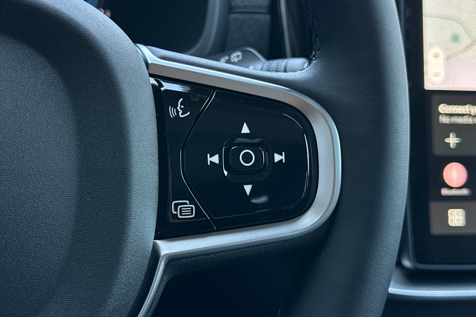 2025 Volvo XC90 B6 Core 2025.5