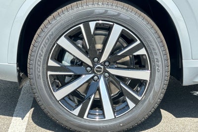 2025 Volvo XC90 B6 Core 2025.5