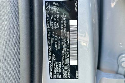 2025 Volvo XC90 B6 Core 2025.5