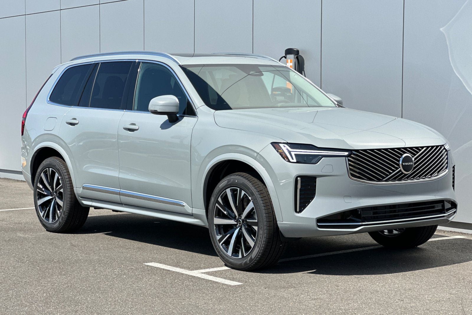 2025 Volvo XC90 B6 Core 2025.5