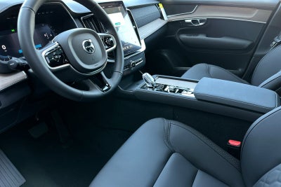 2025 Volvo XC90 B6 Core 2025.5