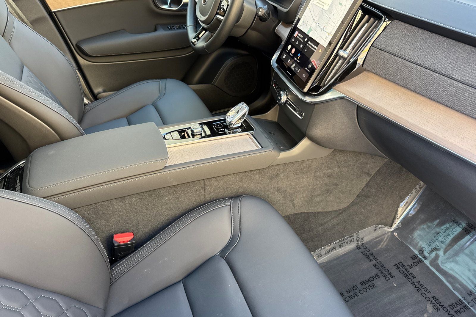 2025 Volvo XC90 B6 Core 2025.5