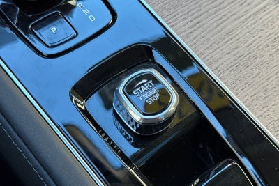 2025 Volvo XC90 B6 Core 2025.5