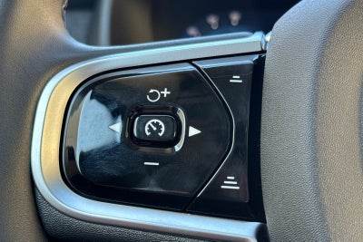 2025 Volvo XC90 B6 Core 2025.5