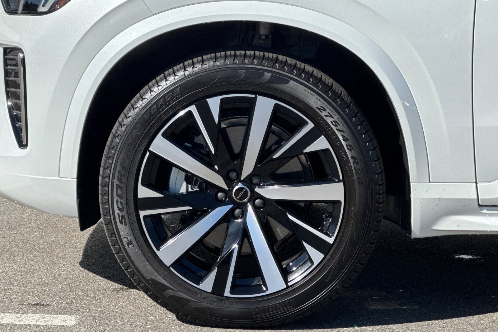 2025 Volvo XC90 B6 Core 2025.5