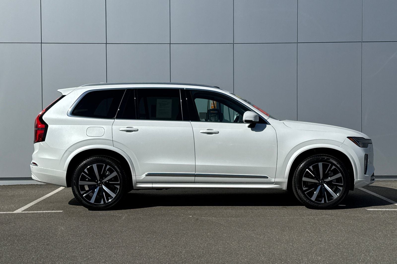 2025 Volvo XC90 B6 Core 2025.5
