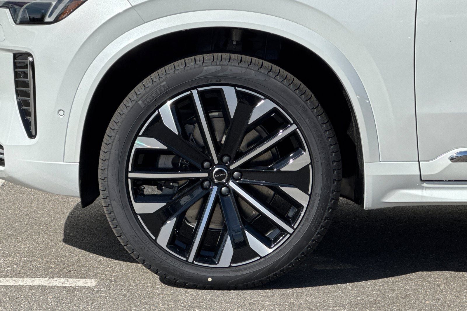 2026 Volvo XC90 B6 Plus 7-Seater