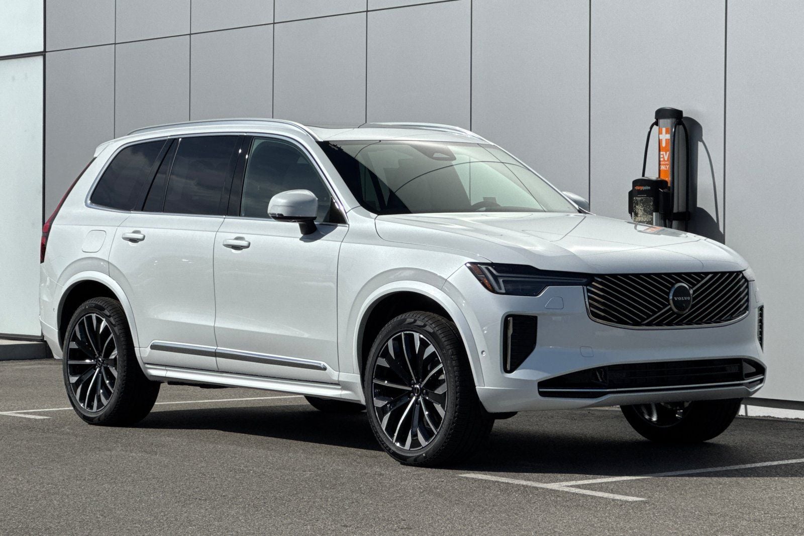 2026 Volvo XC90 B6 Plus 7-Seater