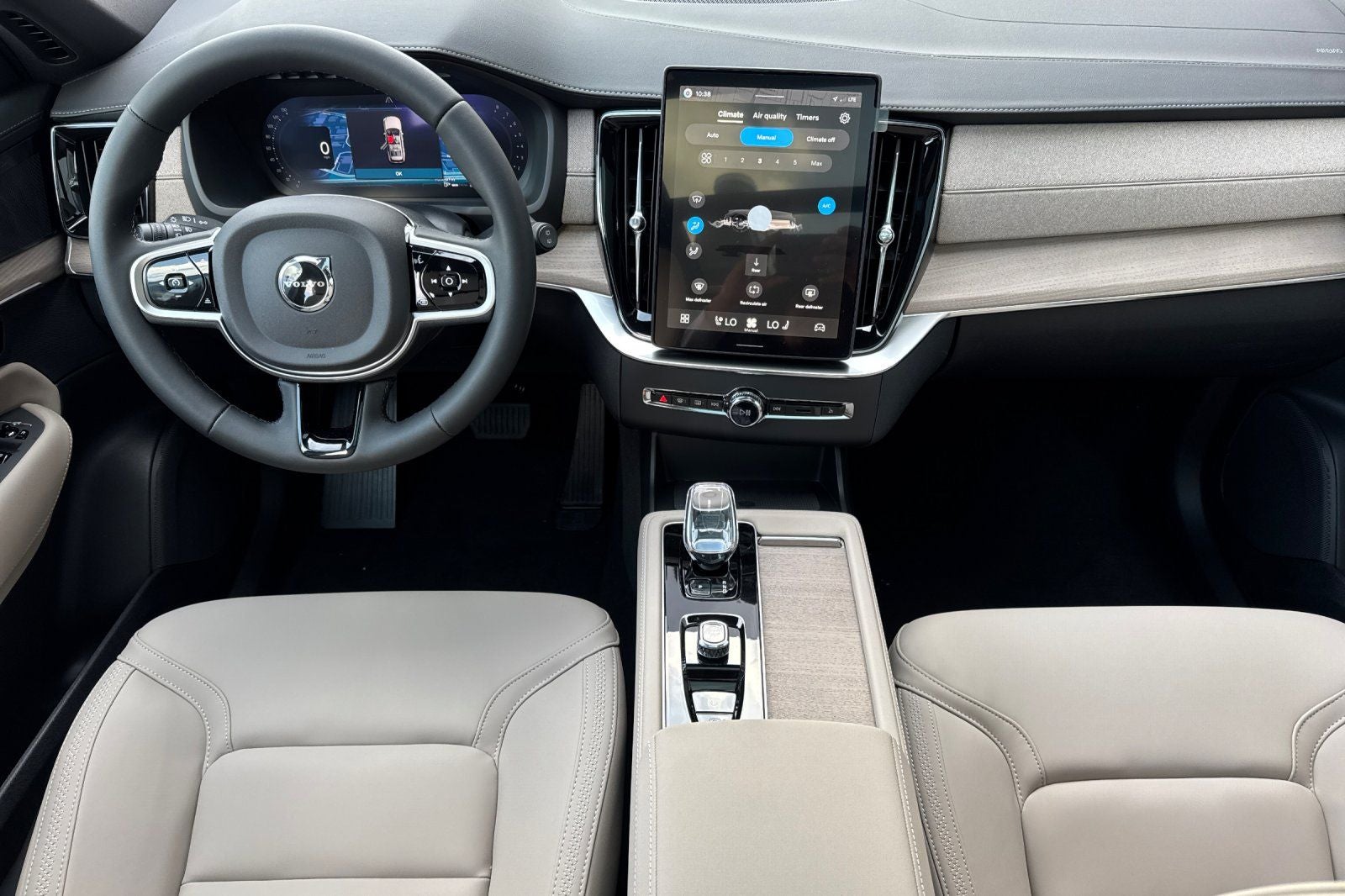 2026 Volvo XC90 B6 Plus 7-Seater