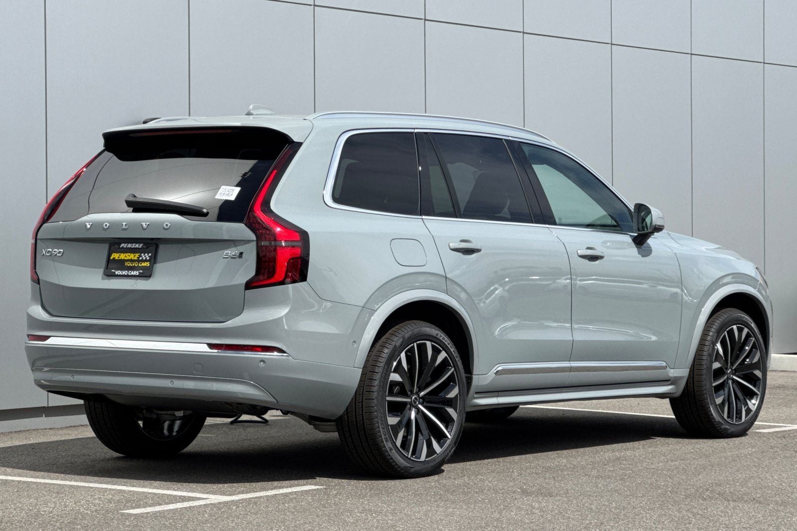 2026 Volvo XC90 B6 Plus 7-Seater