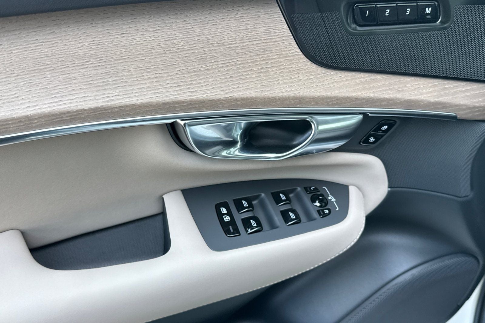 2026 Volvo XC90 B6 Plus 7-Seater