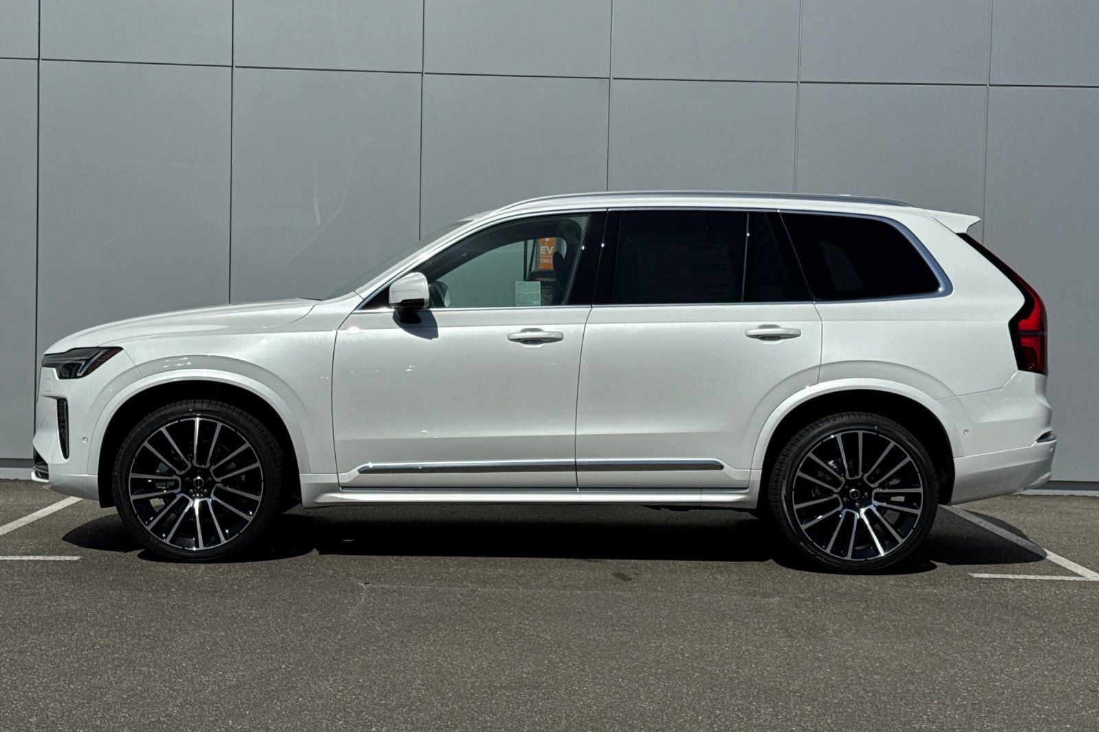 2026 Volvo XC90 B6 Plus 7-Seater