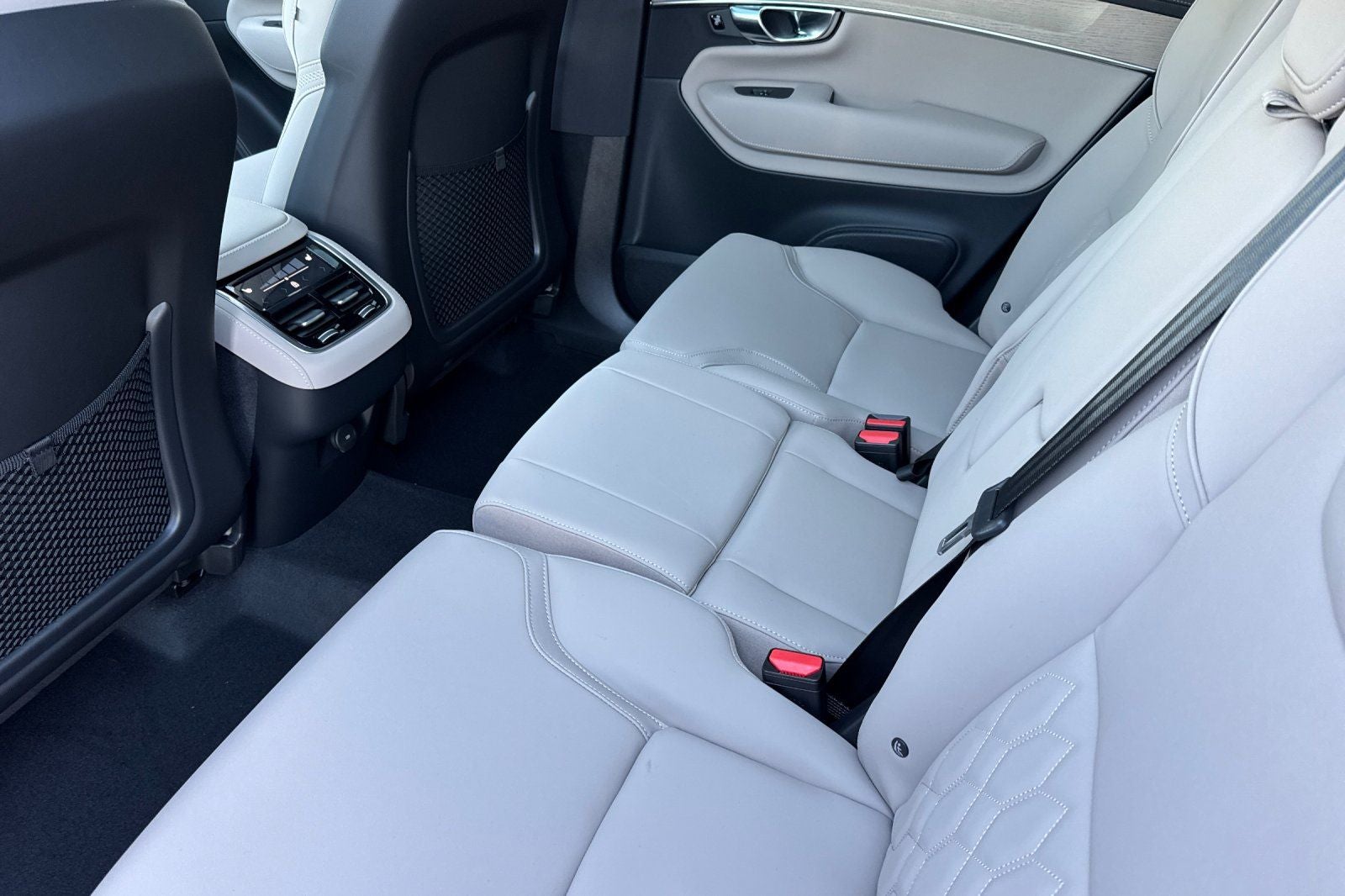 2027 Volvo XC90 B6 Plus 7-Seater