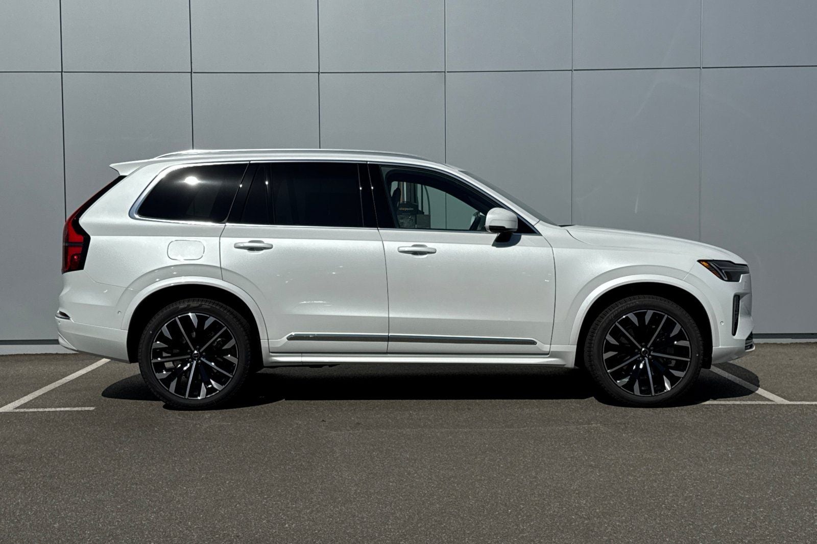 2027 Volvo XC90 B6 Plus 7-Seater