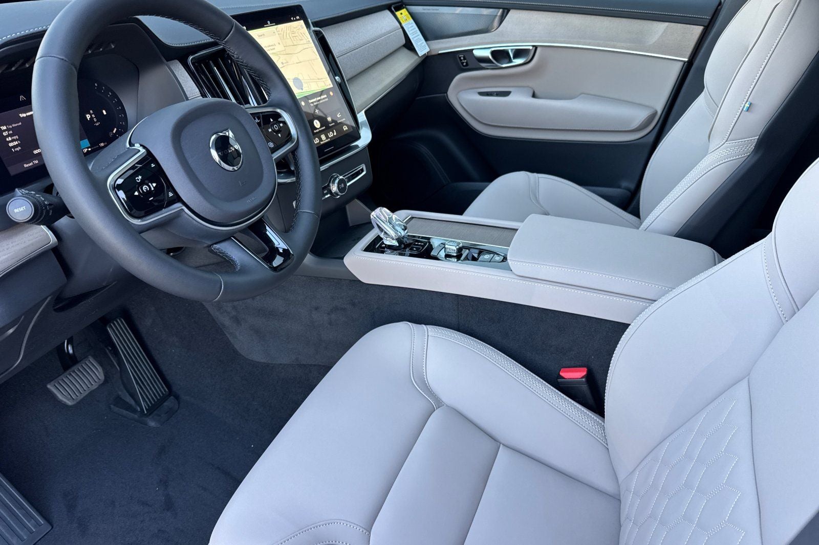 2027 Volvo XC90 B6 Plus 7-Seater