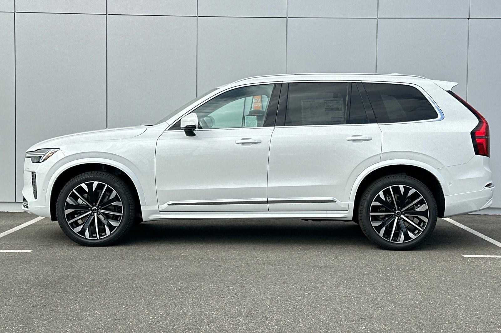 2026 Volvo XC90 B6 Plus 7-Seater