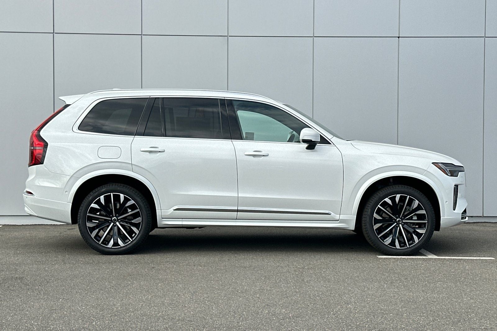 2026 Volvo XC90 B6 Plus 7-Seater