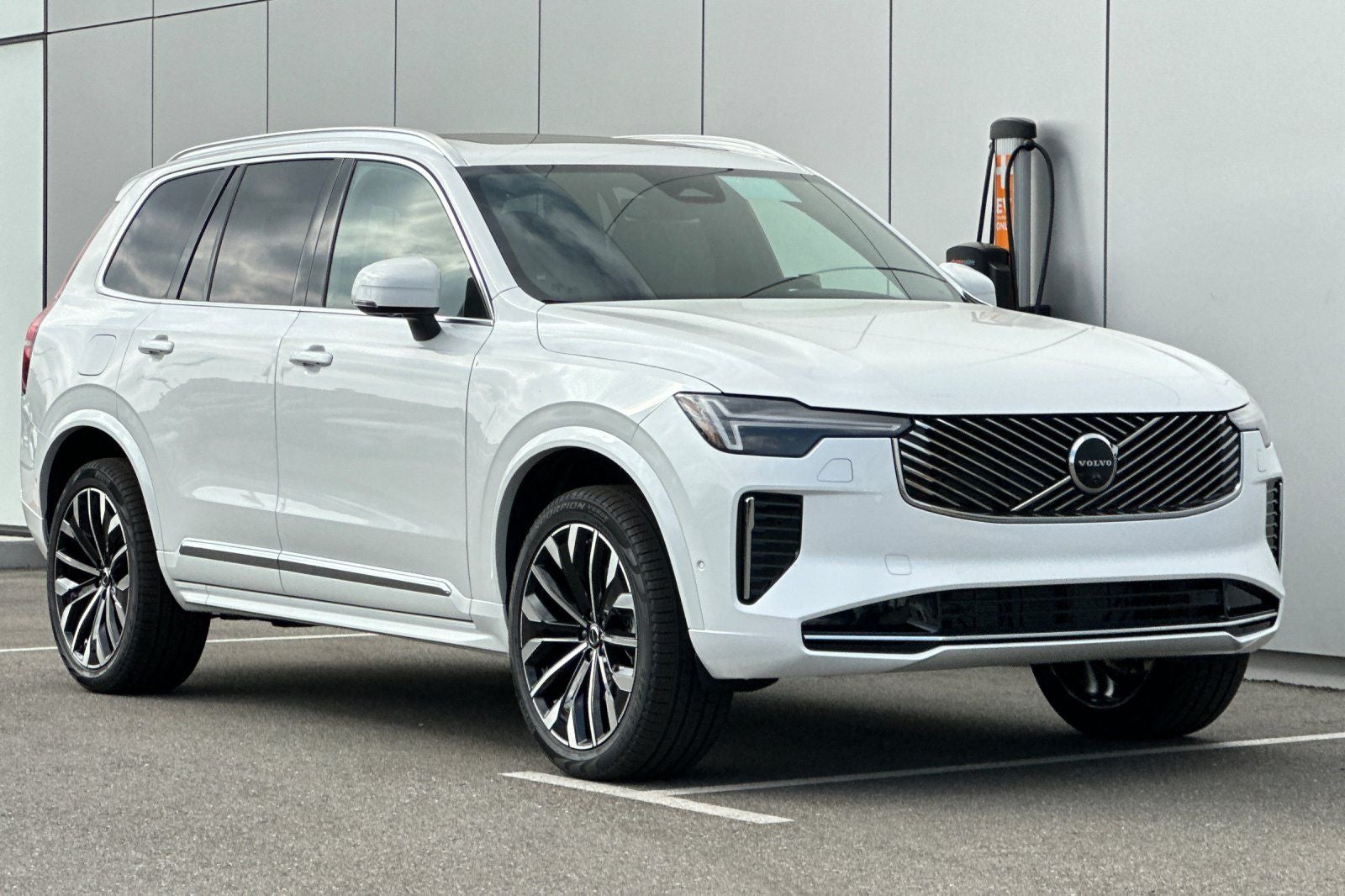 2026 Volvo XC90 B6 Plus 7-Seater