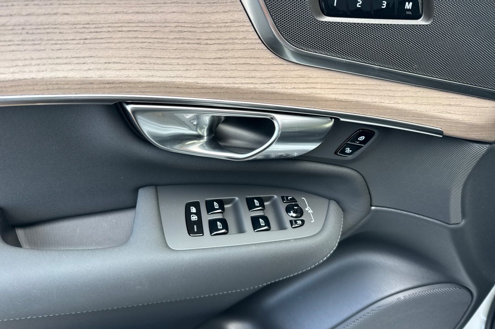 2026 Volvo XC90 B6 Plus 7-Seater