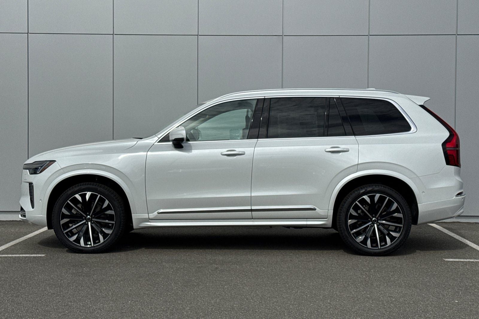 2026 Volvo XC90 B6 Plus 7-Seater