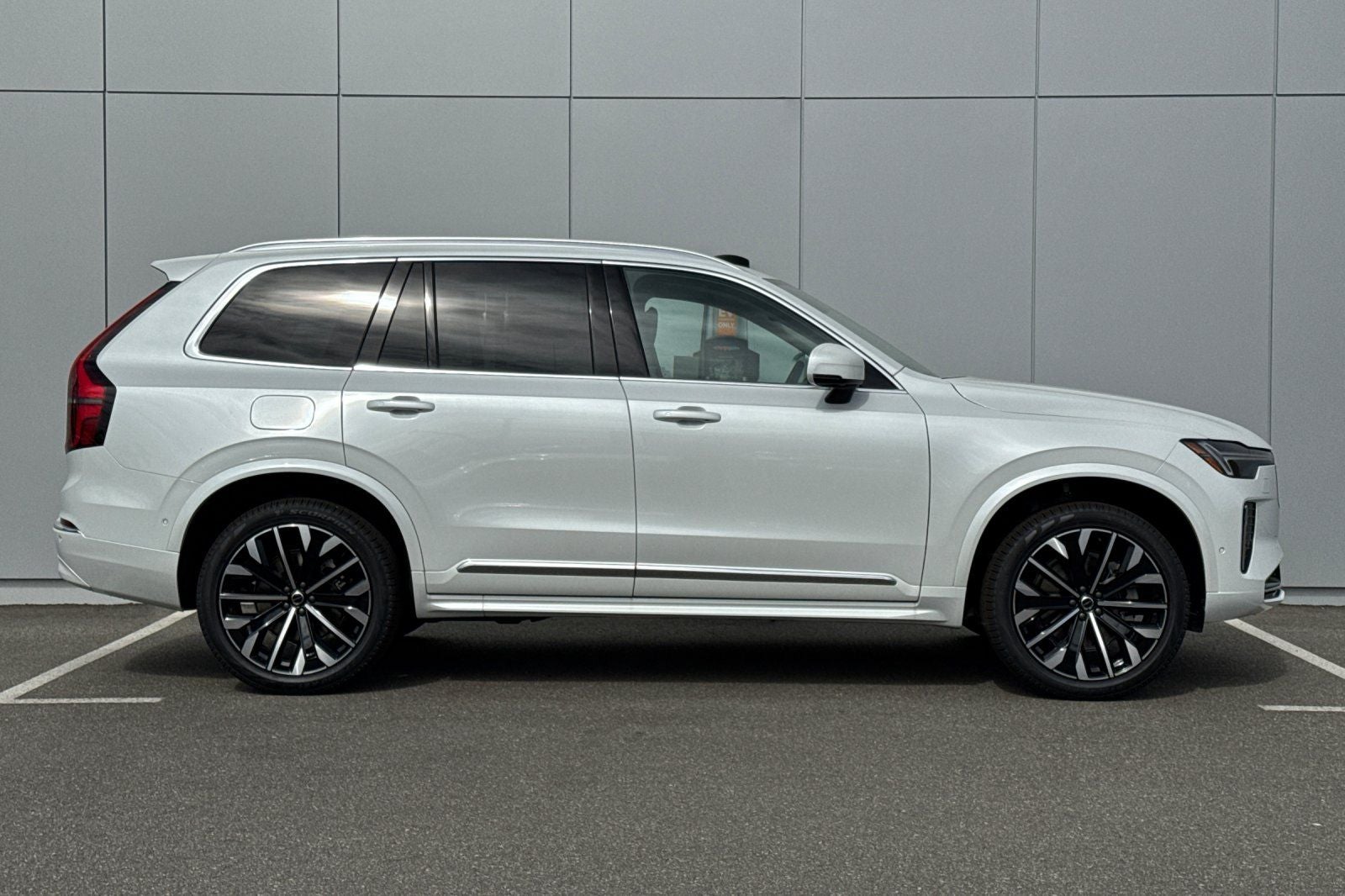 2026 Volvo XC90 B6 Plus 7-Seater