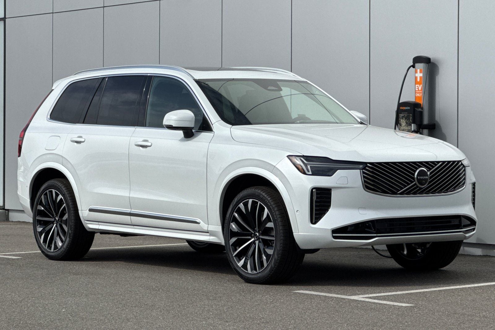 2026 Volvo XC90 B6 Plus 7-Seater