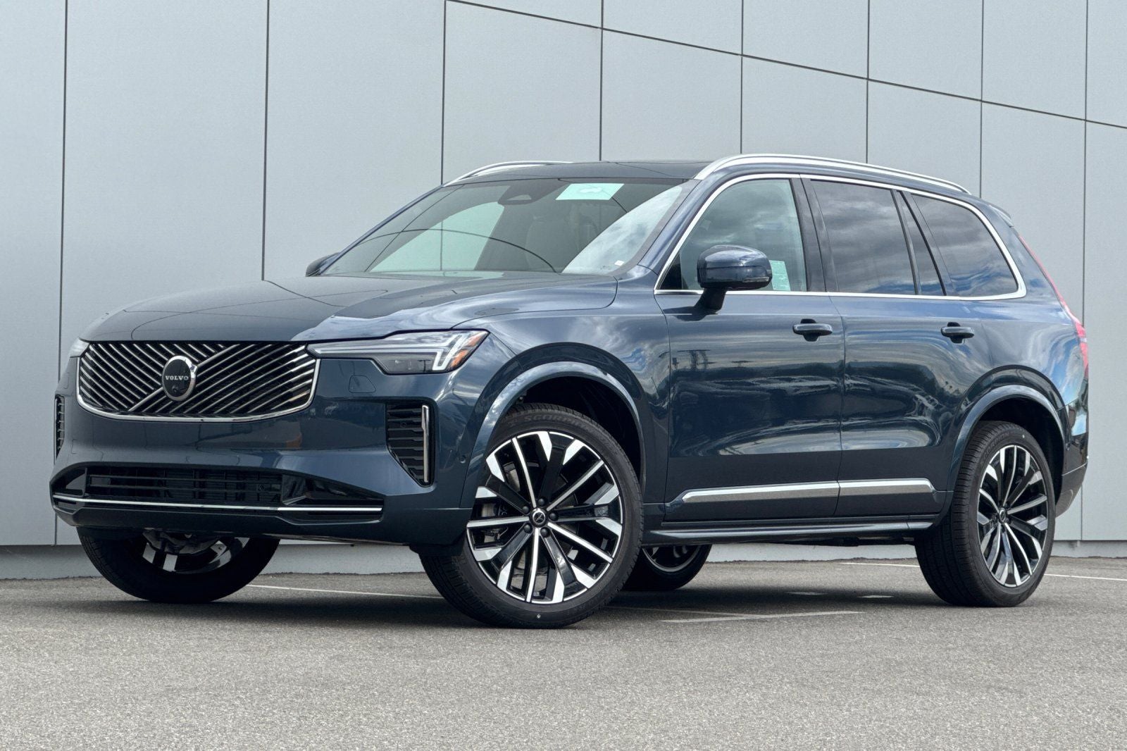 2027 Volvo XC90 B6 Plus 7-Seater