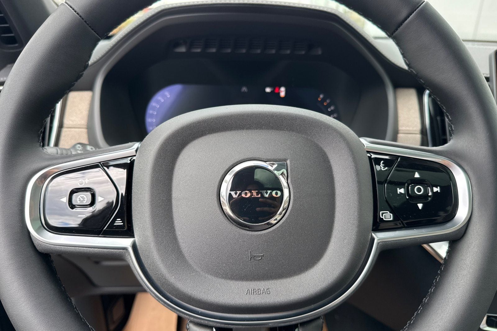 2027 Volvo XC90 B6 Plus 7-Seater