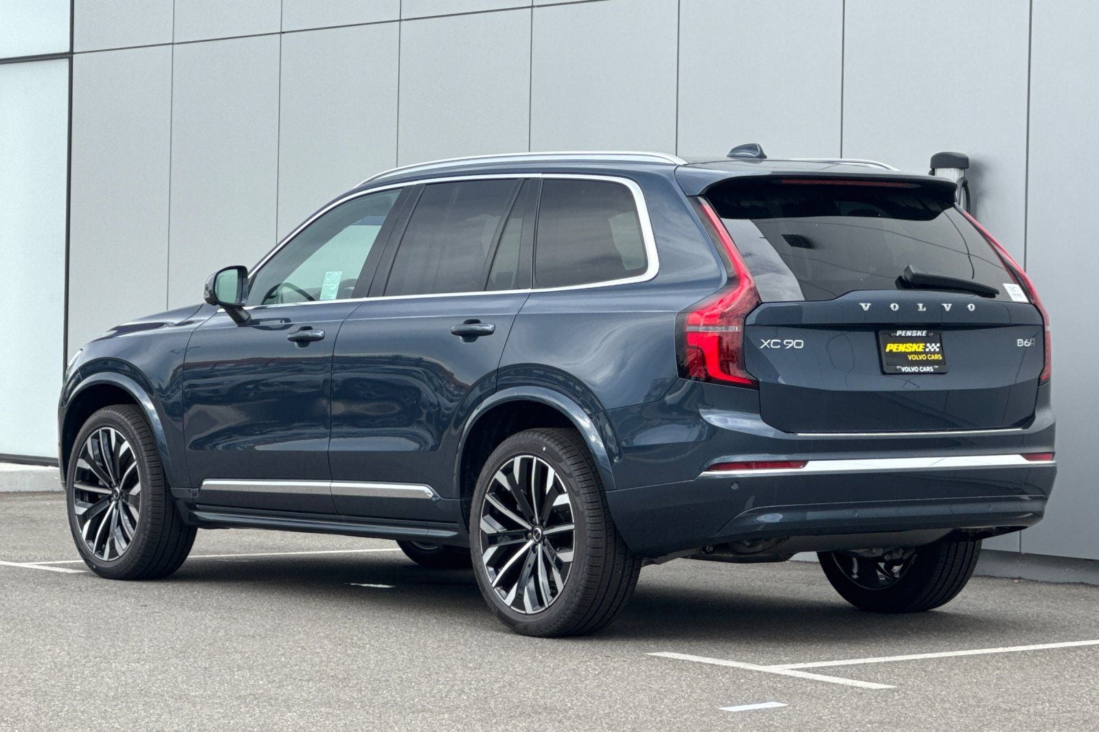 2027 Volvo XC90 B6 Plus 7-Seater