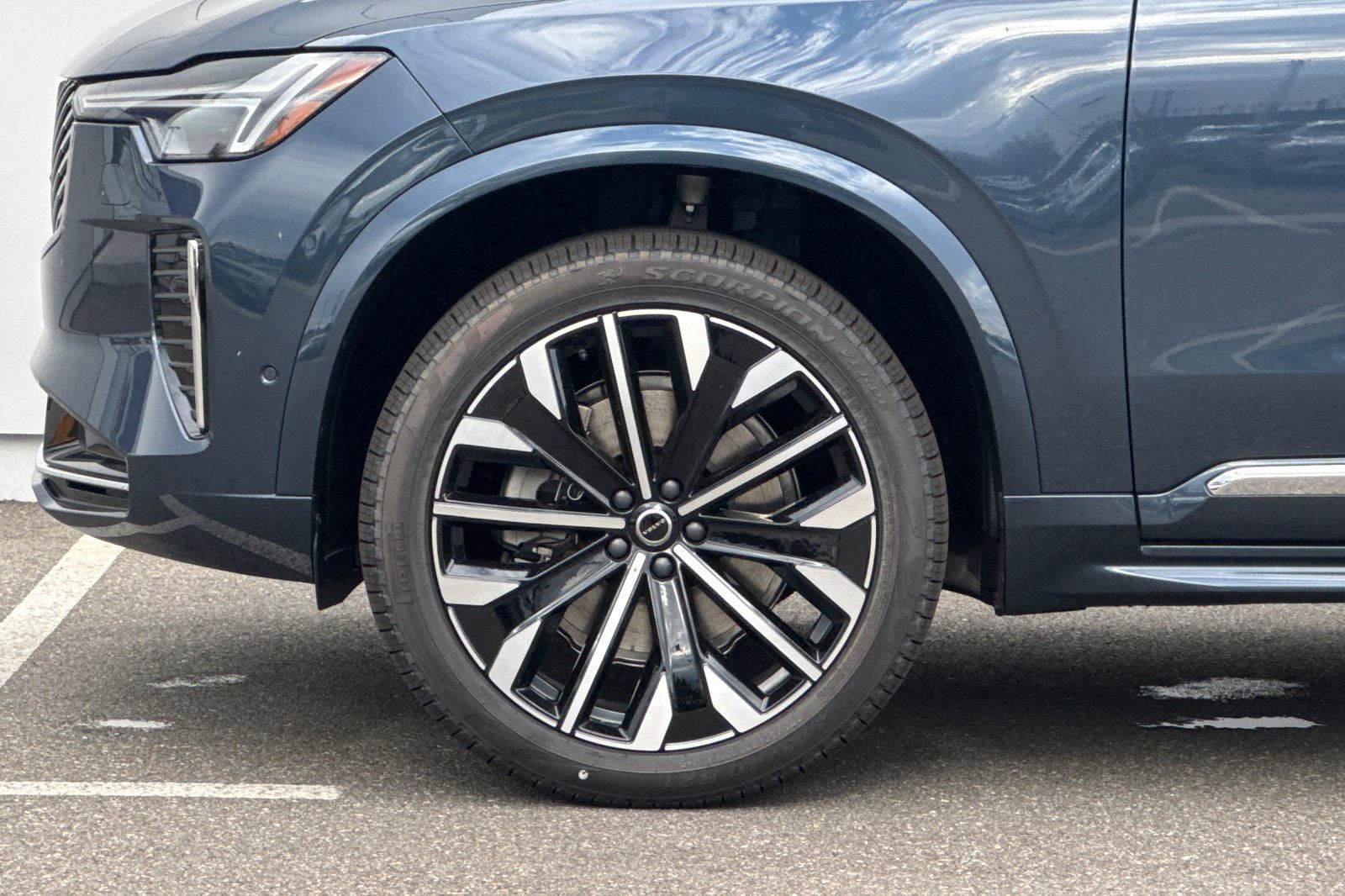 2027 Volvo XC90 B6 Plus 7-Seater