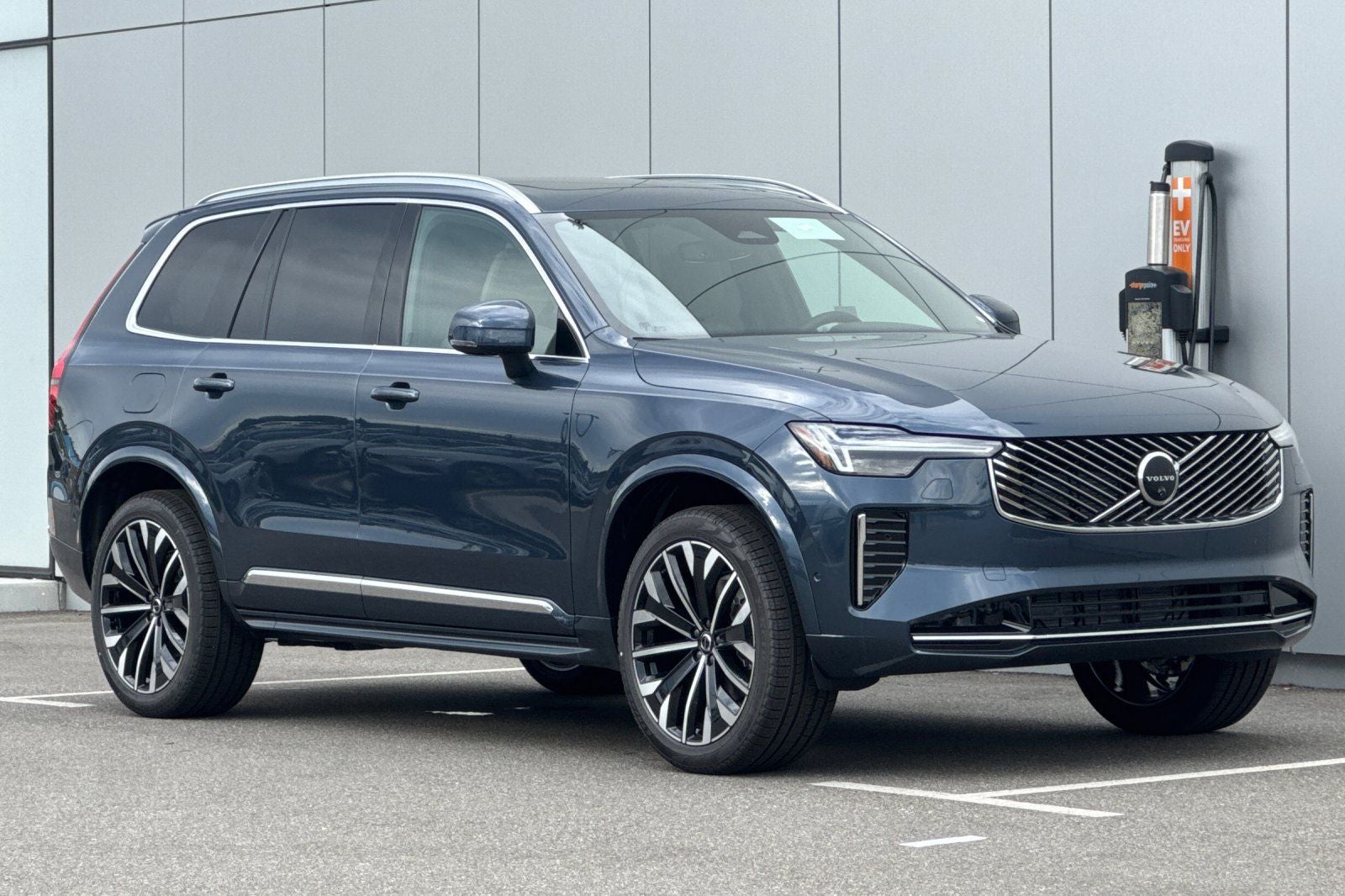 2027 Volvo XC90 B6 Plus 7-Seater
