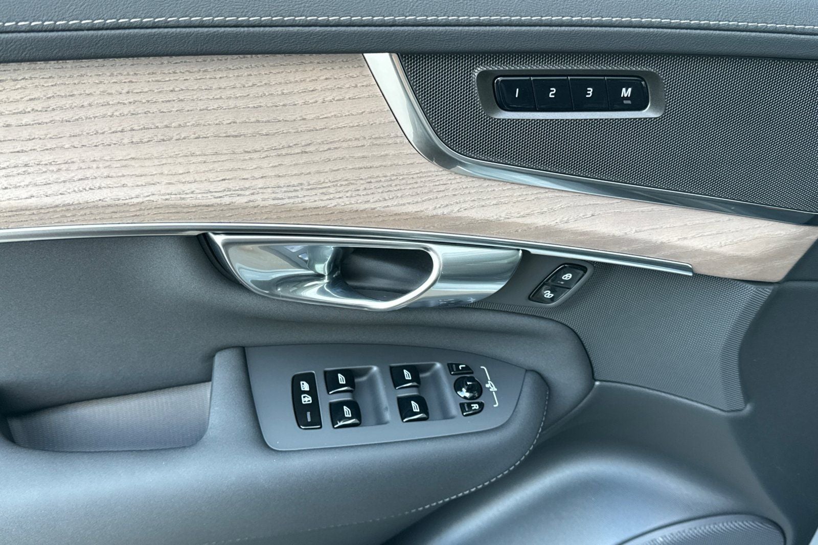 2026 Volvo XC90 B6 Plus 7-Seater